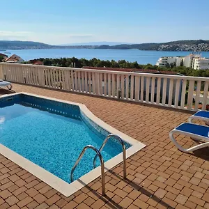 villa-luciana-trogir.splithotels.org/